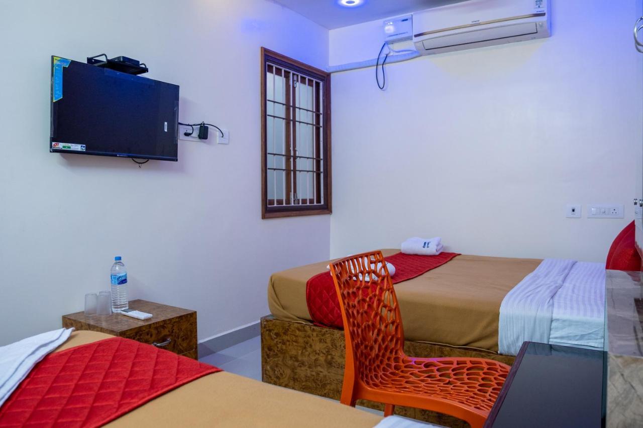 Le Suresh Guest House ポンディシェリ エクステリア 写真