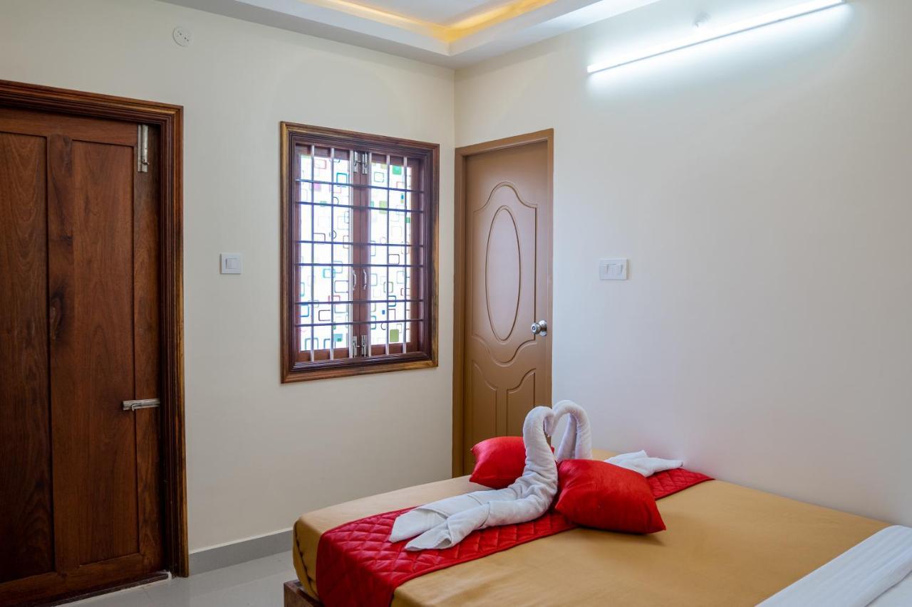 Le Suresh Guest House ポンディシェリ エクステリア 写真