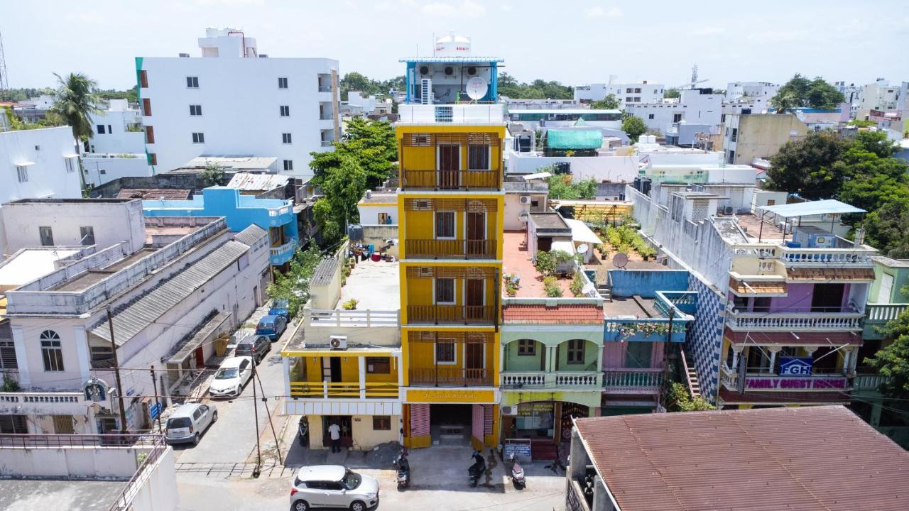 Le Suresh Guest House ポンディシェリ エクステリア 写真