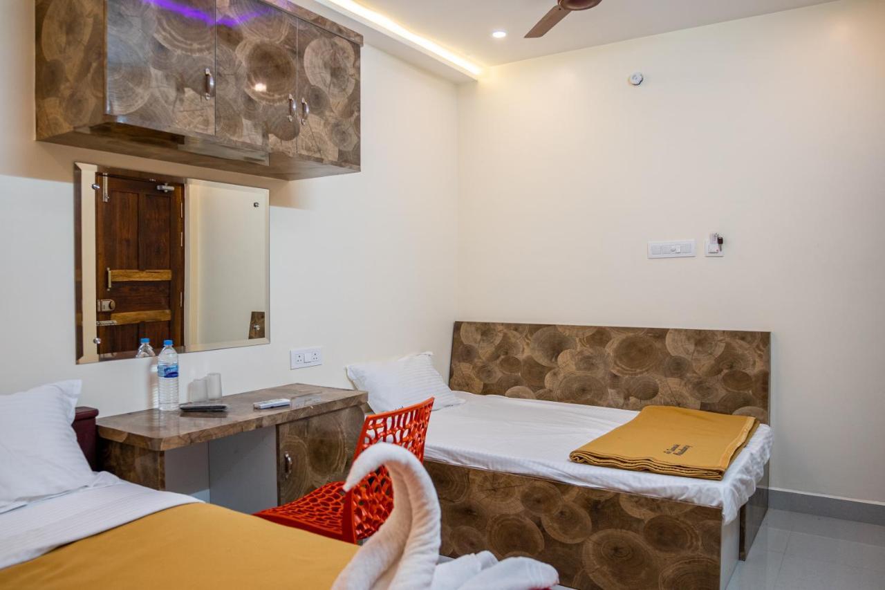 Le Suresh Guest House ポンディシェリ エクステリア 写真