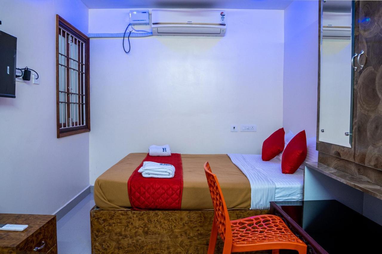 Le Suresh Guest House ポンディシェリ エクステリア 写真