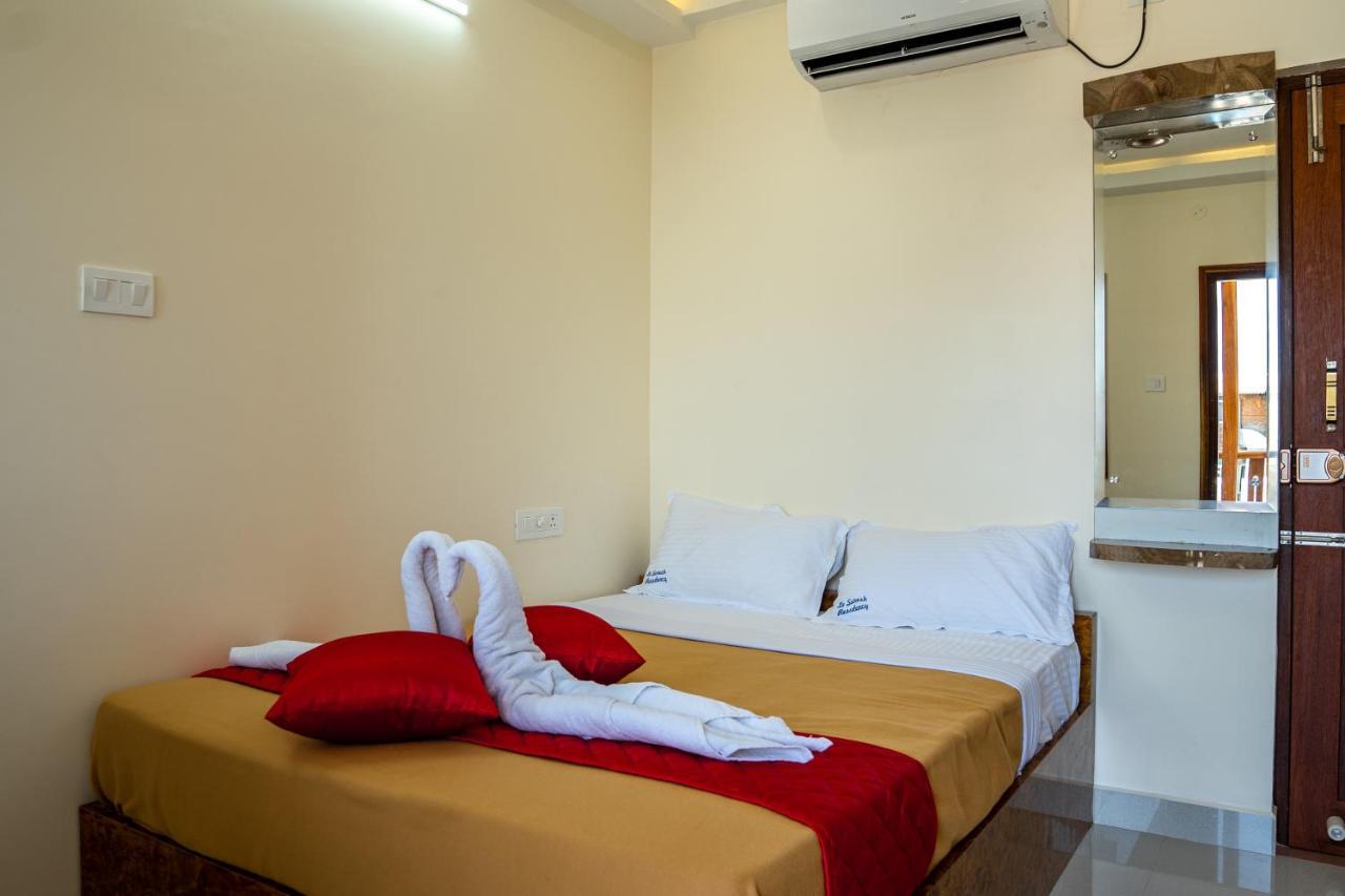 Le Suresh Guest House ポンディシェリ エクステリア 写真