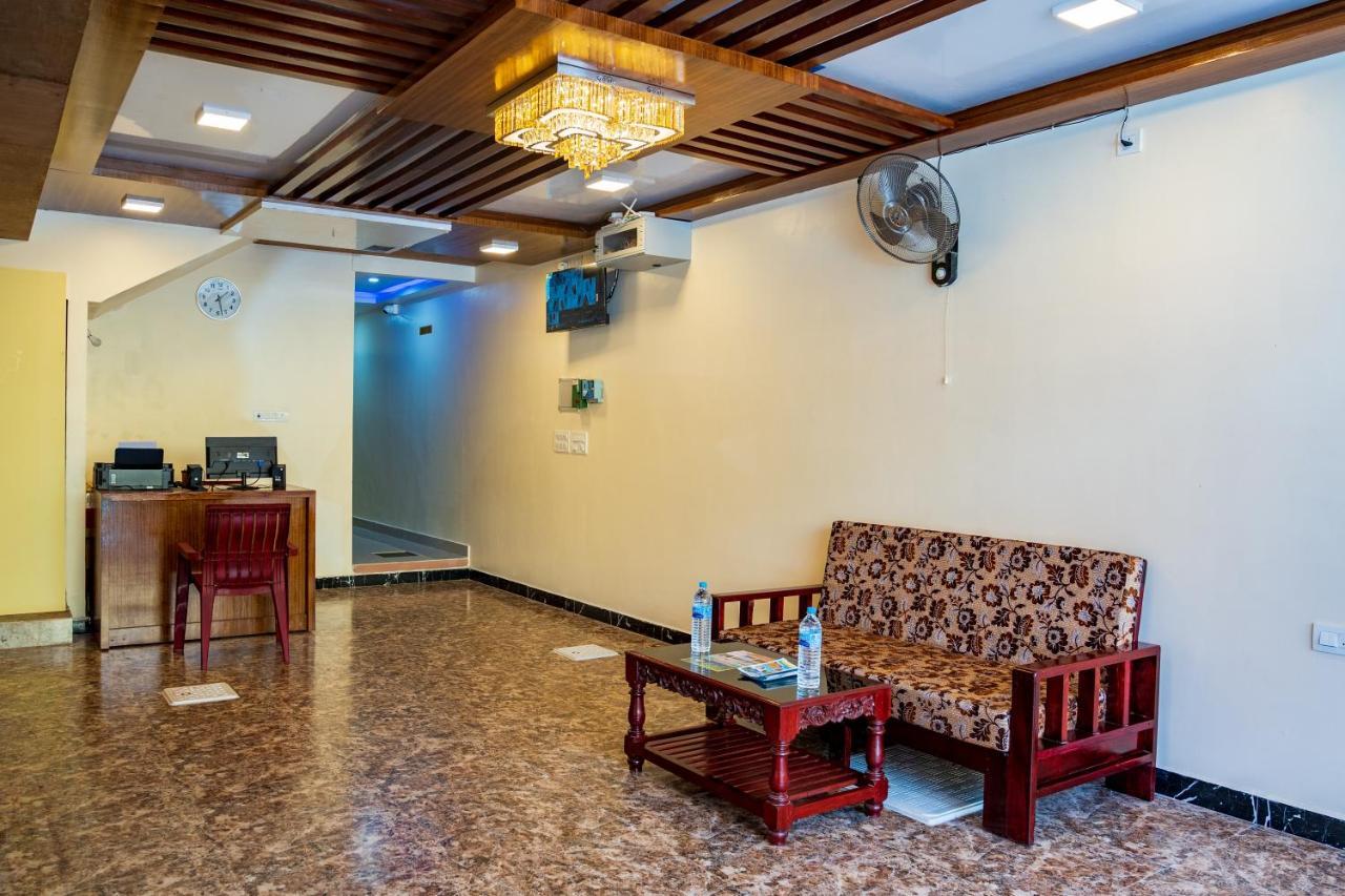 Le Suresh Guest House ポンディシェリ エクステリア 写真