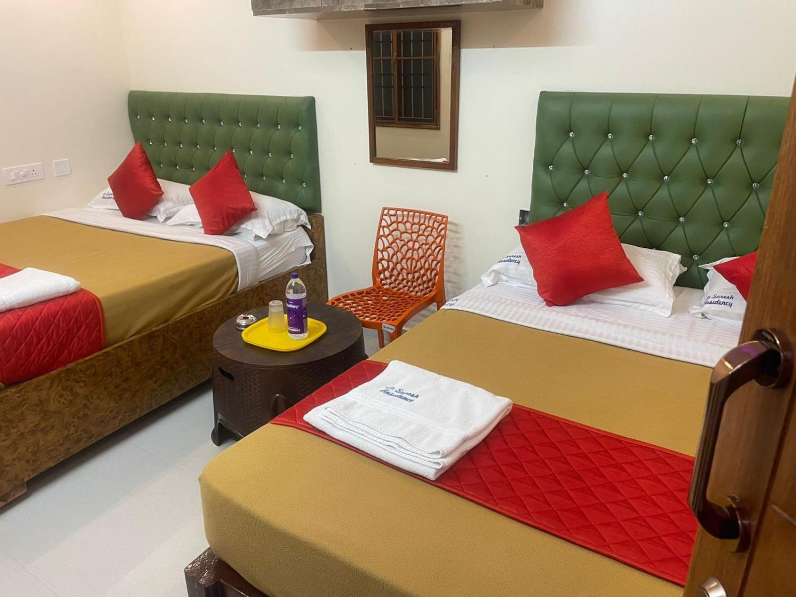 Le Suresh Guest House ポンディシェリ エクステリア 写真